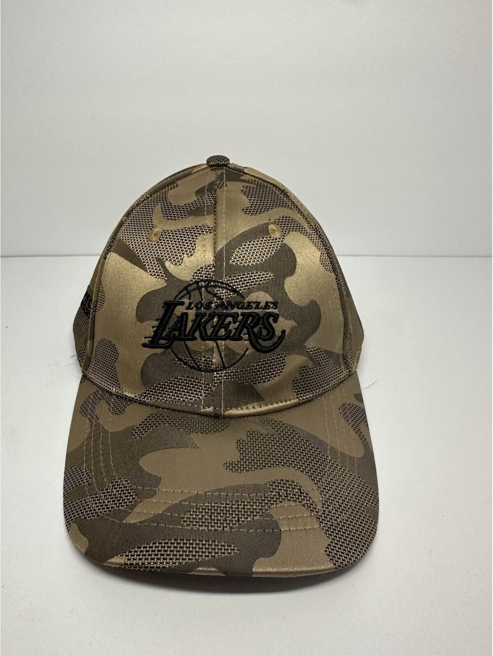 Lakers Snapback Hat, gold, metallic, camouflage, never worn game promo